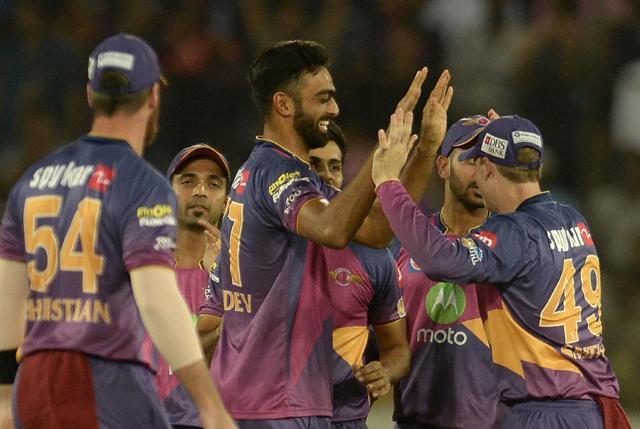 Consistent performances from Jaydev Unadkat (R) helped Rising Pune Supergiant reach the IPL 2017 final. (AFP)