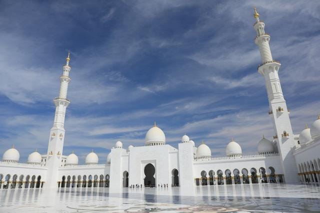 The Sheikh Zayed Grand Mosque Center in Abu Dhabi, UAE. (Shutterstock)