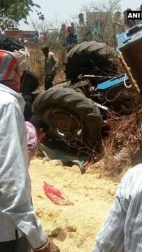 The tractor trolley that overturned in Neemuch, killing 11 people (ANI Twitter)