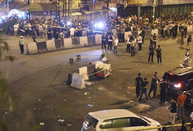 Indonesia: Suspected Suicide Bomber, Cop Dead In Explosion In Capital ...