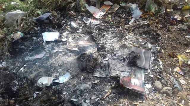 Mira Devi who burnt the testimonials of her husband Birju Singh after losing the civic polls in Bhabua. (HT photo) Mira Devi who burnt the testimonials of her husband Birju Singh after losing the civic polls in Bhabua. (HT photo)