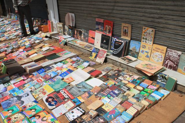 The Sunday Book Bazaar at Daryaganj is a booklover’s paradise. (Arghya Chakraborty)