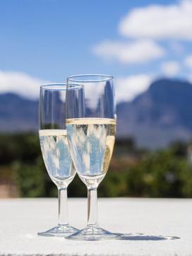 White sparkling wine in a winery close to Franschhoek in Western Cape, South Africa. (Photo: Istock) White sparkling wine in a winery close to Franschhoek in Western Cape, South Africa. (Photo: Istock)