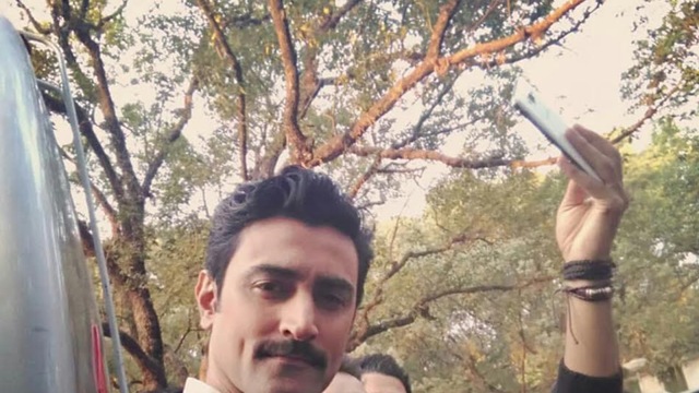 Kunal Kapoor on the sets of Raagdesh.