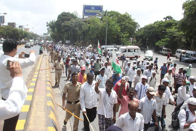Traffic police kept a close watch on protesters. (Bhushan Koyande)