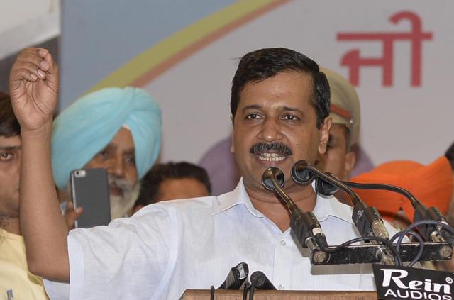 Arvind Kejriwal addressing party workers in Amritsar on Monday. (Gurpreet Singh/HT) Arvind Kejriwal addressing party workers in Amritsar on Monday. (Gurpreet Singh/HT)