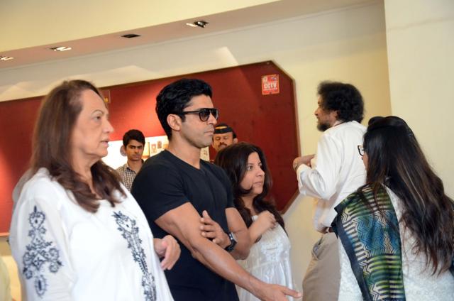 Actor Farhan Akhtar arrives to attend the prayer meet of his father and late actor Vinod Khanna at Nehru Centre in Mumbai, on May 3. (IANS) Actor Farhan Akhtar arrives to attend the prayer meet of his father and late actor Vinod Khanna at Nehru Centre in Mumbai, on May 3. (IANS)