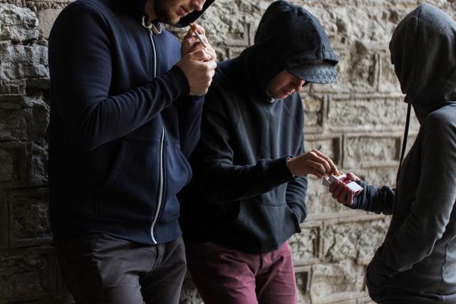 Those who start smoking in their teens are at risk of premature death. (Shutterstock) Those who start smoking in their teens are at risk of premature death. (Shutterstock)