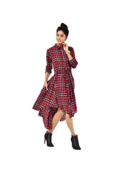 The high-low dress can be involved in ethnic outfits too, like a high-low lehenga for mehendi functions. On Vikki: High-low dress, Zara; shoes, Forever 21 (Suvrat Tandon)