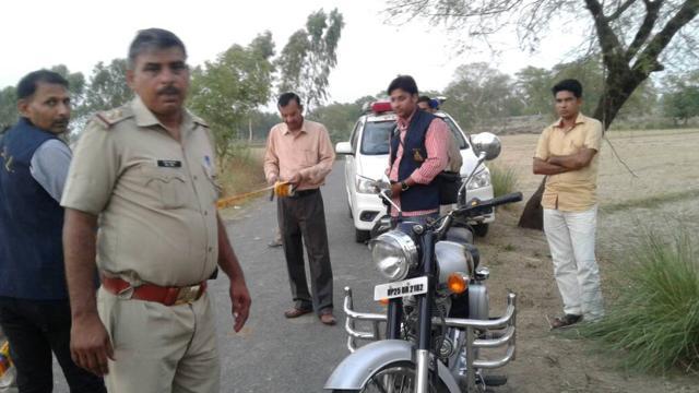 Police at the spot where the BJP leader was attacked in Bareilly on Thursday. (HT Photo)
