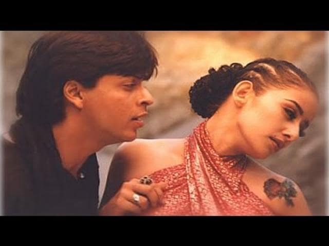 Shah Rukh Khan and Manisha Koiraal in Dil Se.