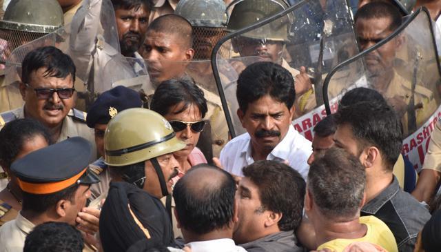 Residents object to police action. (HT)
