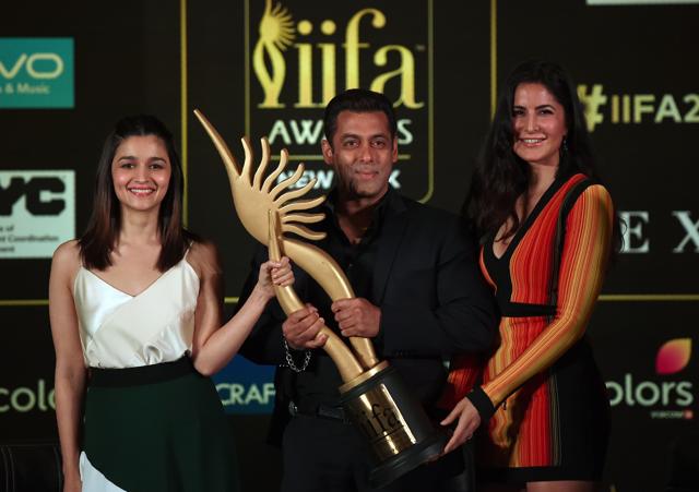 Salman Khan (C) Katrina Kaif (R) and Alia Bhatt (L) give a press conference on the International Indian Film Academy Awards (IIFA), in Mumbai. (AFP)