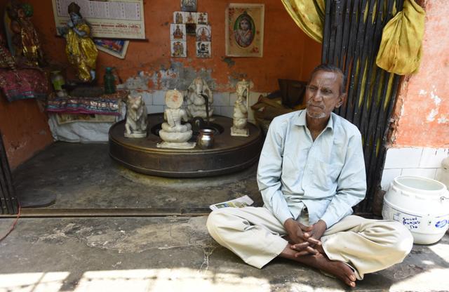 Ravinder Kumar’s father Surinder. (Sonu Mehta/HT PHOTO) Ravinder Kumar’s father Surinder. (Sonu Mehta/HT PHOTO)