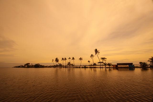 Evening scene at the backwaters of Kerala. (Shutterstock) Evening scene at the backwaters of Kerala. (Shutterstock)