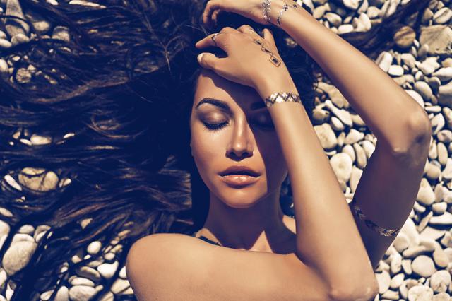 Reverse signs of sun damage on hair, skin with these quick but amazing fixes | Health - Hindustan Times Reverse signs of sun damage on hair, skin with these quick but amazing fixes | Health - Hindustan Times