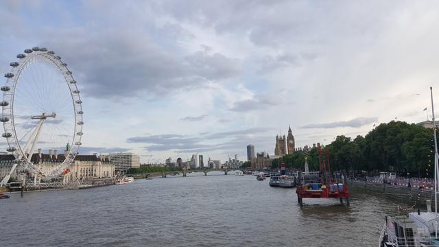Less than two hours of the terror attack, a picture-perfect scene of London Eye on the left and the Big Ben and Houses of Parliament on the right, with the Thames and the summer sky providing the idyll backdrop. (HT Photo/Prasun Sonwalkar) Less than two hours of the terror attack, a picture-perfect scene of London Eye on the left and the Big Ben and Houses of Parliament on the right, with the Thames and the summer sky providing the idyll backdrop. (HT Photo/Prasun Sonwalkar)