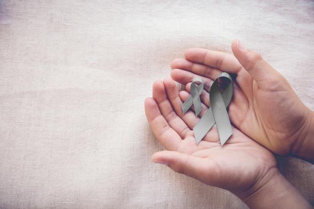 Grey ribbons for brain cancer awareness. (Shutterstock)