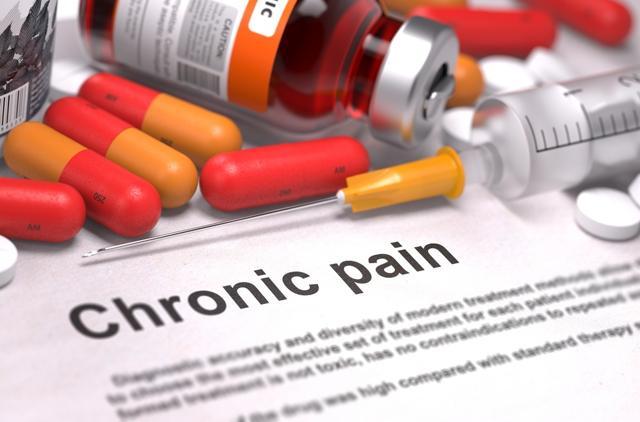 Recent research shows people who suffer from chronic pain tend to have diminished attention capacity and impaired memory and are also at risk of dementia. (Shutterstock)