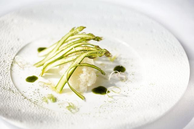 Sushi Asperge, another celebrated dish at L’Arpège (Sophie Rolland) Sushi Asperge, another celebrated dish at L’Arpège (Sophie Rolland)