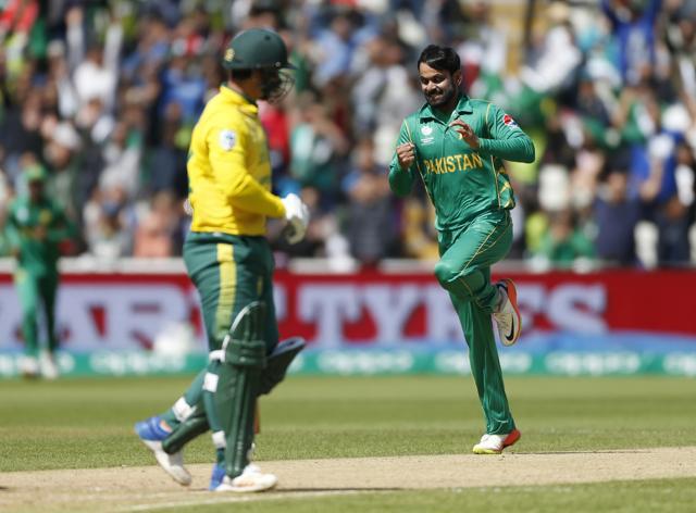 Mohammad Hafeez got the wicket of Quinton de Kock for 33 (REUTERS) Mohammad Hafeez got the wicket of Quinton de Kock for 33 (REUTERS)