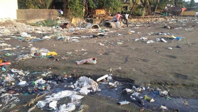 Bhattebandar Beach is in desperate need of a clean-up drive. (HT PHOTO)