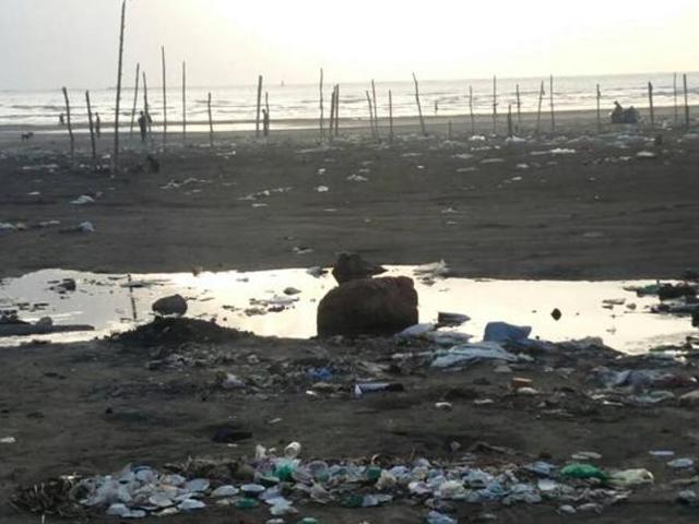 Pali Beach has fallen prey to plastic pollution discharged from Mumbai. (HT PHOTO)