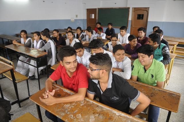SKD Academy’s director Manish Singh and his colleagues held meetings with students to help them cool their nerves and relax ahead of the results. (Deepak Gupta/HT photo) SKD Academy’s director Manish Singh and his colleagues held meetings with students to help them cool their nerves and relax ahead of the results. (Deepak Gupta/HT photo)