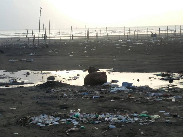 Pali beach has fallen prey to plastic pollution, say activists. (HT Photo) Pali beach has fallen prey to plastic pollution, say activists. (HT Photo)