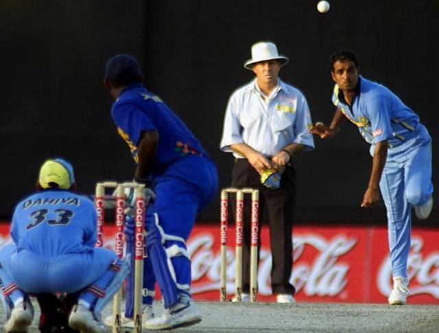 Indian cricket team’s Sunil Joshi (R) bowls to Sri Lanka cricket team opener Sanath Jayasuriya (C) as wicketkeeper Vijay Dahiya looks on during the Sharjah tri-series final on October 29m 2000. Jayasuriya smashed 189 off 161 balls. (AFP/Getty Images) Indian cricket team’s Sunil Joshi (R) bowls to Sri Lanka cricket team opener Sanath Jayasuriya (C) as wicketkeeper Vijay Dahiya looks on during the Sharjah tri-series final on October 29m 2000. Jayasuriya smashed 189 off 161 balls. (AFP/Getty Images)