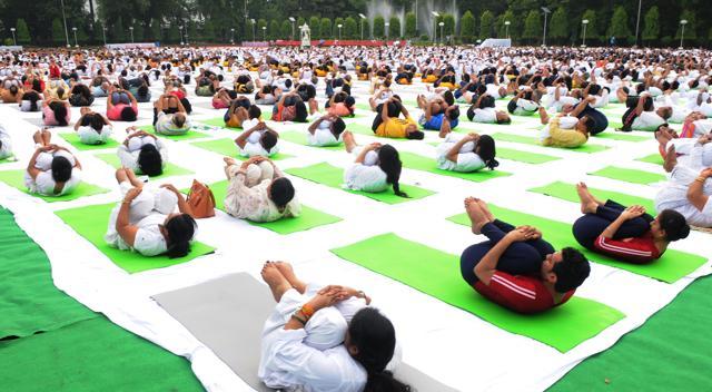 Participants practising yogic asanas at Raj Bhawan in Lucknow. (Subhankar Chakraborty/HT PHOTO) Participants practising yogic asanas at Raj Bhawan in Lucknow. (Subhankar Chakraborty/HT PHOTO)