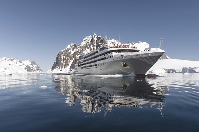 Cruise the Antarctic Peninsula on the Boreal ship. (www.thewhitecontinent.com) Cruise the Antarctic Peninsula on the Boreal ship. (www.thewhitecontinent.com)