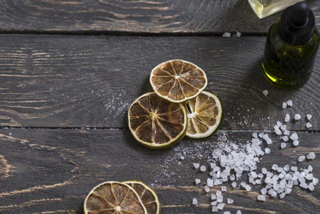 When you crave a snack, have a sniff of your essential oils concoction. (Shutterstock) When you crave a snack, have a sniff of your essential oils concoction. (Shutterstock)