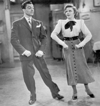 Gene Kelly, left, and Judy Garland dance in the 1942 film For Me and My Gal. (AP)