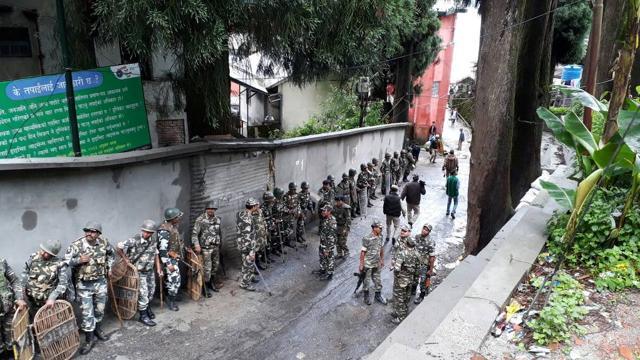 Paramilitary forces are deployed on the streets of Darjeeling. (Bikram Sashanker/ HT Photo) Paramilitary forces are deployed on the streets of Darjeeling. (Bikram Sashanker/ HT Photo)