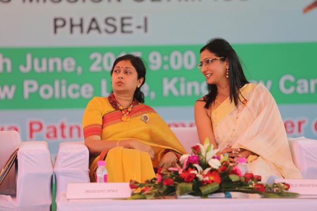 President of PFWS Suchana Patnaik (left) with vice-president of PFWS, Sushi Singh. (Manoj Verma/HT Photo)