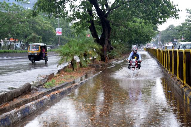 Due to heavy rain Pimpri-Chinchwad witnessed water logging in many places on BRT road near Morwadi Pimpri. (PRATHAM GOKHALE/HT PHOTO) Due to heavy rain Pimpri-Chinchwad witnessed water logging in many places on BRT road near Morwadi Pimpri. (PRATHAM GOKHALE/HT PHOTO)