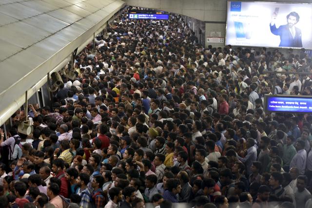 Rajiv Chowk metro station around 6.10 pm on Tuesday. (Raj K Raj/HT PHOTO) Rajiv Chowk metro station around 6.10 pm on Tuesday. (Raj K Raj/HT PHOTO)