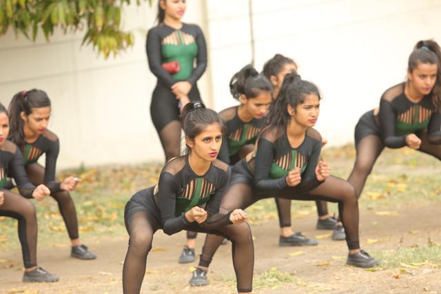 Members of Tanz, the Western Dance society of Miranda House practice before a performance. (Manoj Verma/HT Photo)