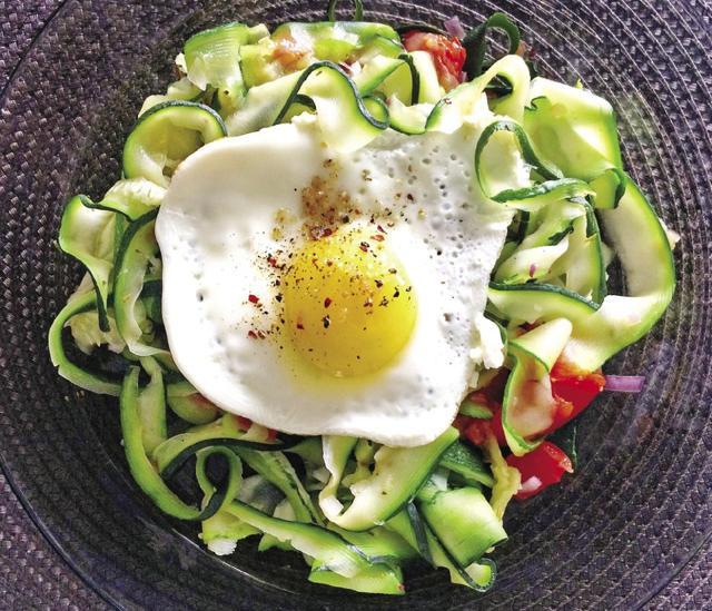 Eggs are rich in protein and carbohydrates, and are easy to digest.