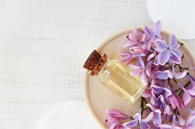 Use essential oil to keep body odour at bay. (Getty Images/iStockphoto) Use essential oil to keep body odour at bay. (Getty Images/iStockphoto)