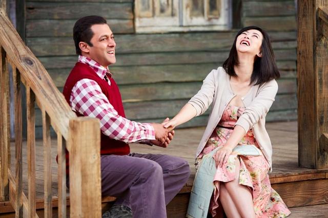 Salman Khan has Zhu Zhu in splits in this still from Tubelight.