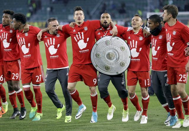 Arturo Vidal will once again be the key for Chile as they prepare to face Cameron in the Confederations Cup. (AP)