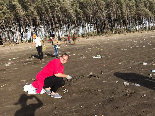 Hungarian national Zsuzsanna Ferrao initiated the clean-up drive with her husband and two children in February. (HT photo)