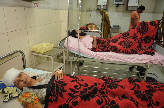 Injured under treatment at a private hospital in Jalandhar. (PardeepPandit/HT Photo)