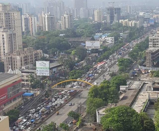 Traffic snarls on Ghodbunder Road. (Praful Gangurde) Traffic snarls on Ghodbunder Road. (Praful Gangurde)
