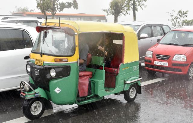 Office-goers had to face traffic on some stretches in the capital on Monday. (Ajay Aggarwal/HT PHOTO) Office-goers had to face traffic on some stretches in the capital on Monday. (Ajay Aggarwal/HT PHOTO)