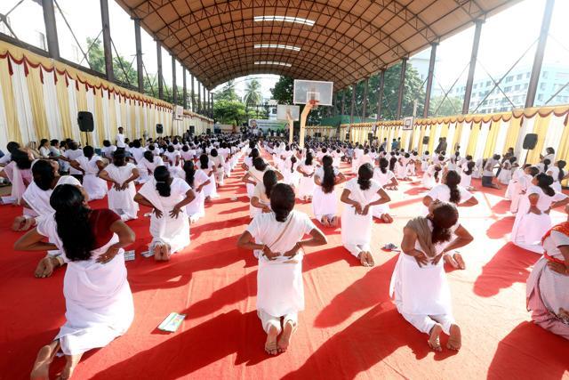 Participants seen mid-pose at an International Yoga Day event inaugurated by Kerala chief minister Pinarayi Vijayan at Central stadium in Thiruvananthapuram, Kerala. (Vivek R Nair/HT Photo) Participants seen mid-pose at an International Yoga Day event inaugurated by Kerala chief minister Pinarayi Vijayan at Central stadium in Thiruvananthapuram, Kerala. (Vivek R Nair/HT Photo)