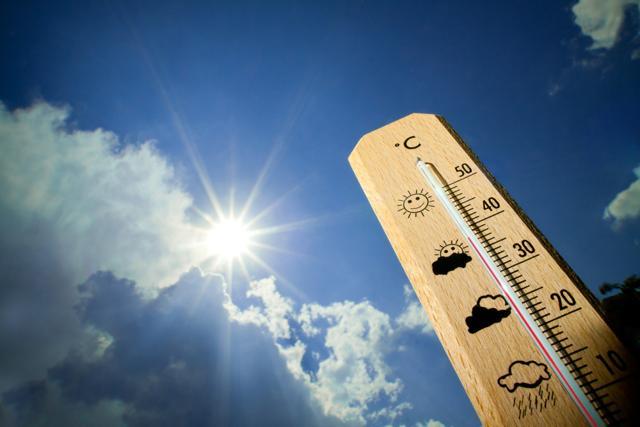 The urban heat island effect is a phenomenon whereby concrete buildings and traffic enclose the heat in a limited space. (Shutterstock) The urban heat island effect is a phenomenon whereby concrete buildings and traffic enclose the heat in a limited space. (Shutterstock)