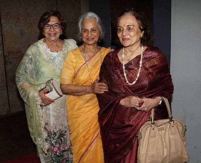 Yesteryear divas Helen, Asha Parekh and Waheeda Rehman pose for the shutterbugs at the screening. (Photo: Prodip Guha)